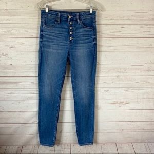 American Eagle Light Wash Super Hi-Rise Jegging